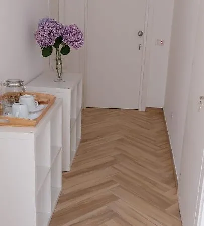 Camelia Vico Equense