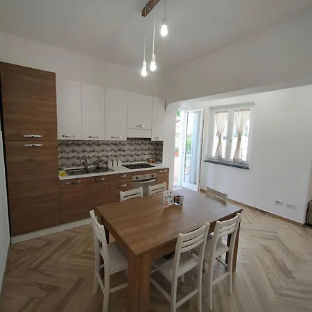 Camelia Lejlighed Vico Equense